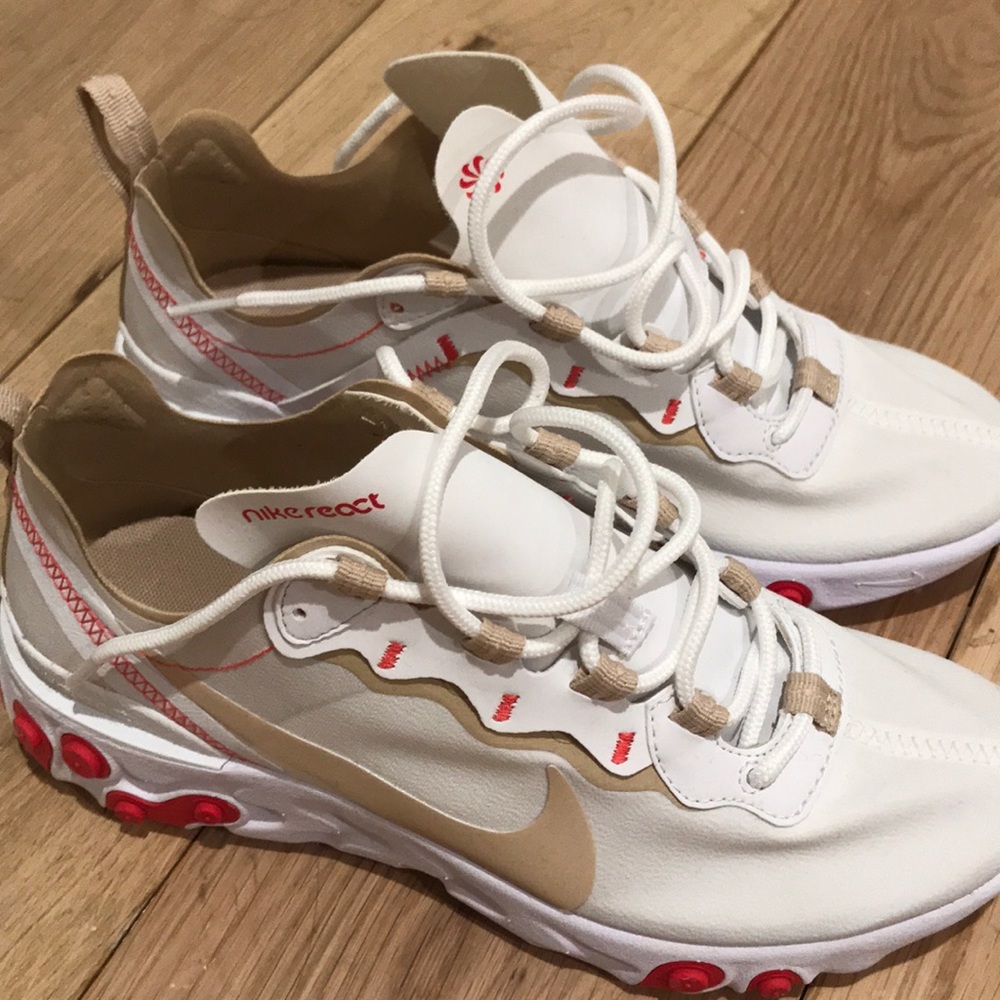 Nike sneaker women size 7
